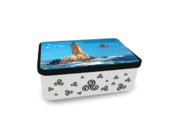 Boîte sucre métal produit personnalisé Bretagne avec illustration phare Pierres Noires, souvenir pratique et régional.