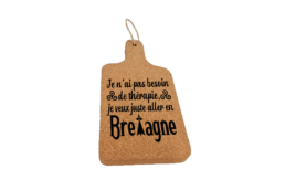 Dessous de plat en liège produit personnalisé Bretagne avec illustration régionale, idéal pour souvenirs et boutiques bretonnes.