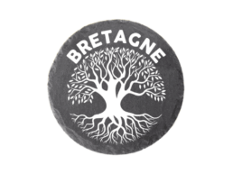 Sous-verre ardoise produit personnalisé Bretagne avec motif arbre de vie, souvenir naturel et raffiné.