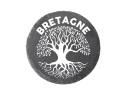 Sous-verre ardoise produit personnalisé Bretagne avec motif arbre de vie, souvenir naturel et raffiné.