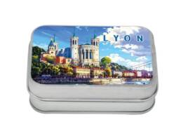 Bo&icirc;te comptoir souvenir Lyon illustr&eacute;e de la basilique Notre-Dame de Fourvi&egrave;re