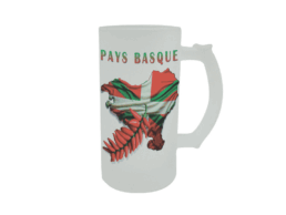 Chope &agrave; bi&egrave;re givr&eacute;e souvenir Pays Basque avec carte, drapeau et piments