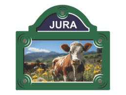 Magnet plaque de rue souvenir Jura avec une vache dans un p&acirc;turage