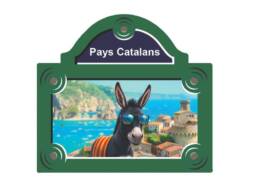 Magnet plaque de rue souvenir Catalogne avec &acirc;ne portant des lunettes de soleil