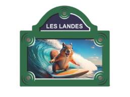 Magnet plaque de rue souvenir Landes avec écureuil sur une planche de surf