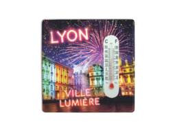 Magnet thermom&egrave;tre souvenir Lyon avec feux d'artifice et place Bellecour
