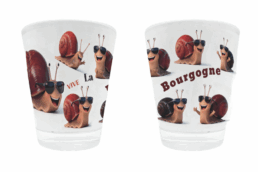 Verre à liqueur souvenir Bourgogne avec escargots souriants
