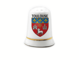 D&eacute; &agrave; coudre c&eacute;ramique souvenir Toulouse avec les armoiries de la ville