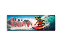 Magnet panorama souvenir &Icirc;le de La R&eacute;union avec margouillat faisant du surf