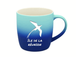 Mug gommE bicolore souvenir &Icirc;le de La R&eacute;union avec paille-en-queue blanc