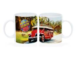 Mug standard souvenir &Icirc;le de La R&eacute;union avec car courant d'air rouge et d&eacute;cor tropical