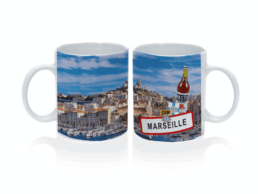 Mug standard souvenir Marseille illustr&eacute; du Vieux-Port et de Notre-Dame de la Garde