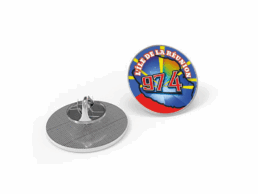 Pin's m&eacute;tal souvenir &Icirc;le de La R&eacute;union avec logo 974